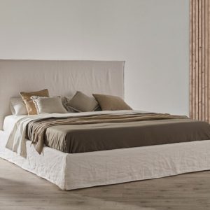 Cama Lucille de lujo disponible para pedir en Ibiza