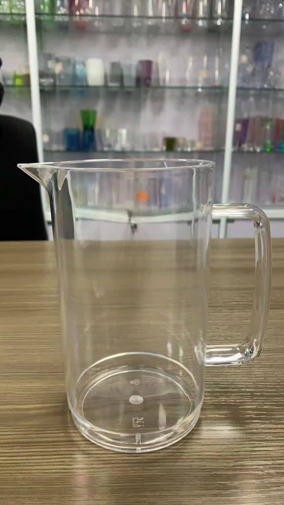 Jarras plásticas de PC para locales o eventos.